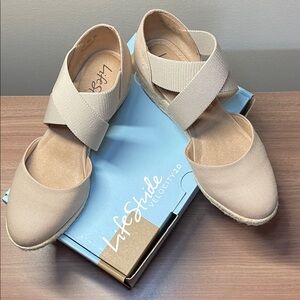 Life Stride Women's Tan 1” Espadrilles